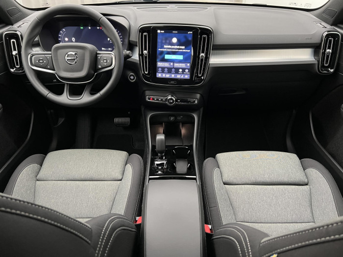 Volvo XC40 B3 DARK PLUS AUT