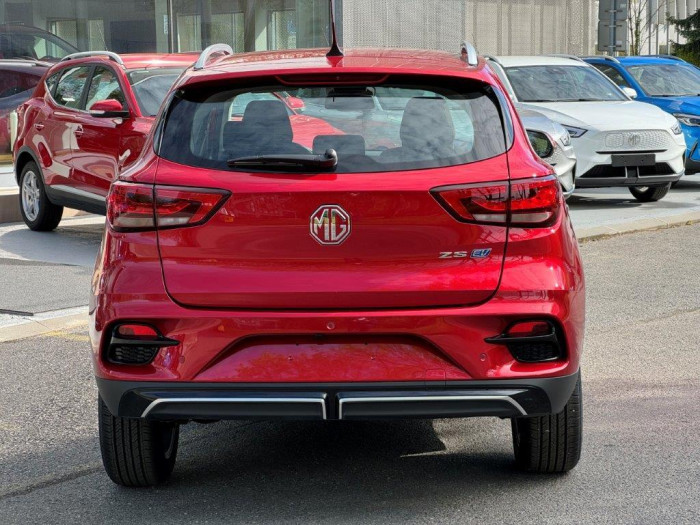 MG ZS EV EXCITE 70kWh SKLADEM!