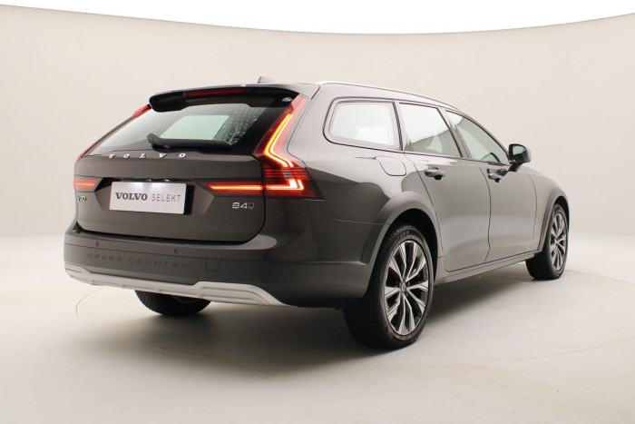 Volvo V90 CC B4 AWD PLUS AUT REZERVACE