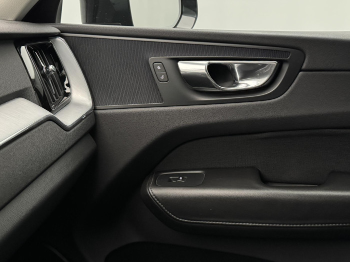 Volvo XC60 T5 MOMENTUM CZ 1.maj 2.0 Momentum