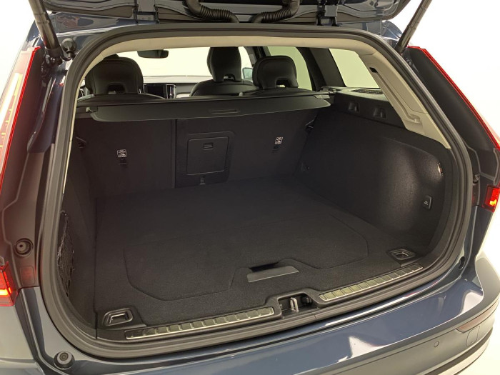 Volvo V60 B4 PLUS AUT CZ 1.maj. 2.0 Plus