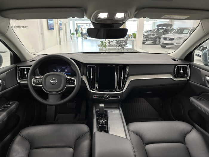 Volvo V60 CROSS COUNTRY B4 REZERVACE