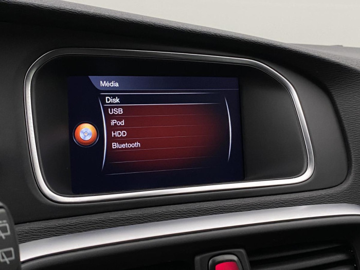 Volvo V40 CC D3 MOMENTUM REZERVACE 2.0 d CC CC Momentum