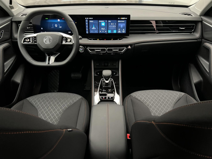 MG HS EMOTION 1.5TGI 7DCT AUT
