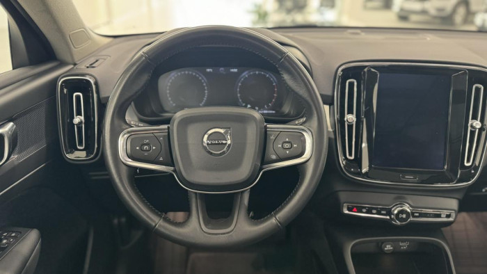 Volvo XC40 T4 AWD MOMENTUM AUT REZERVACE 2.0 Momentum