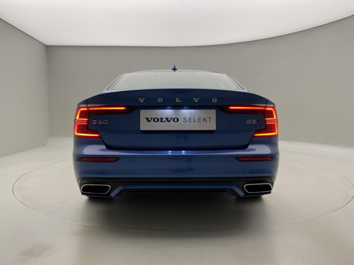 Volvo S60 B5 AWD R-DESIGN AUT REZERVACE