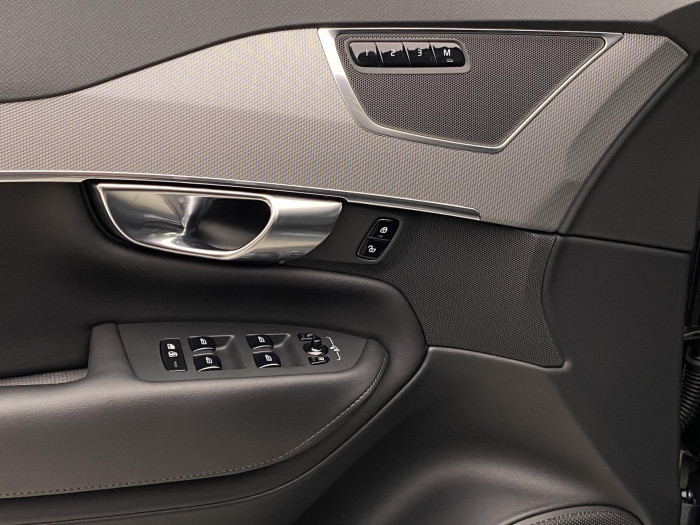 Volvo XC90 T8 AWD RECHARGE CORE 7míst