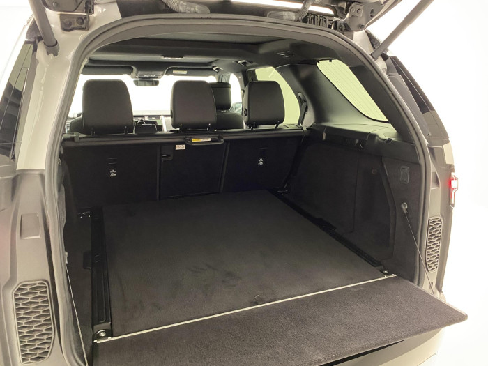 Land Rover Discovery D250 SE AWD REZERVACE 3.0 d SE