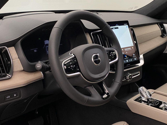 Volvo XC90 T8 AWD RECHARGE DARK ULTRA 7m