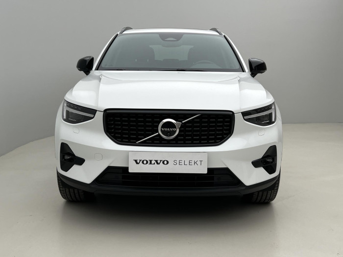 Volvo XC40 B3 ULTRA DARK AUT CZ