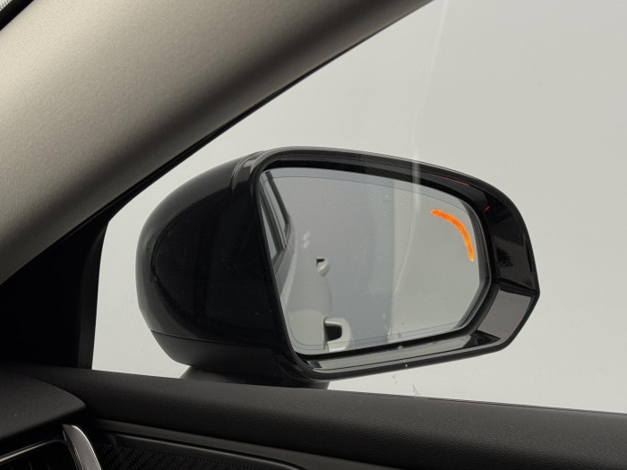 Volvo V60 B4 PLUS DARK 1.maj