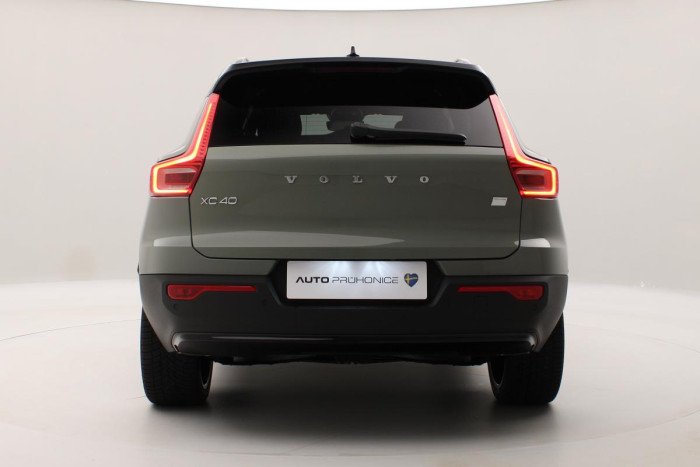 Volvo XC40 PURE ELECTRIC RECHARGE PLUS Plus
