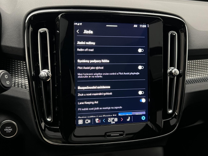 Volvo XC40 B3 ULTRA DARK AUT CZ 1.maj.