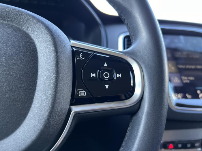 Volvo XC90 D5 AWD INSCRIPTION 7MÍSTNÁ Aut 2.0 d