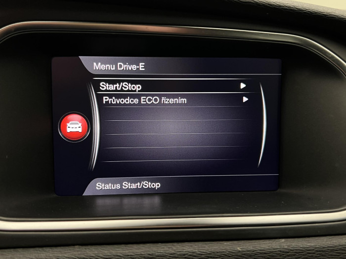 Volvo V40 T2 BLACK EDITION 1.maj. 2.0 Edition