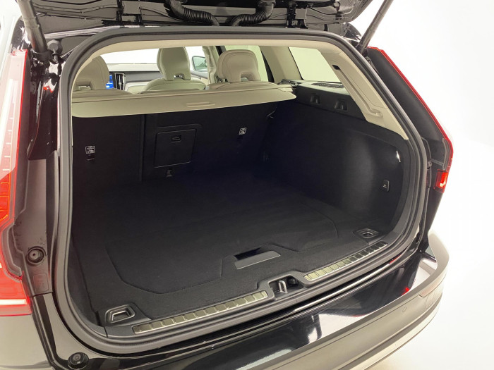 Volvo V60 B4 AUT BRIGHT PLUS