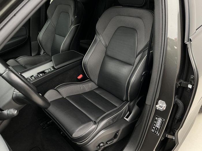 Volvo XC60 T4 R-DESIGN AUT