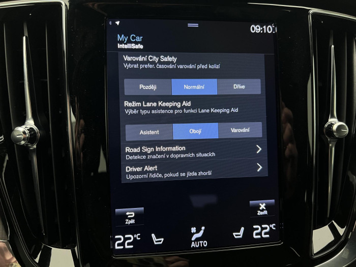 Volvo V60 B3 R-DESIGN AUT 1.maj.