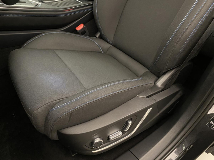 Lynk & Co 01 PHEV DCT AUT 1.maj. REZERVACE