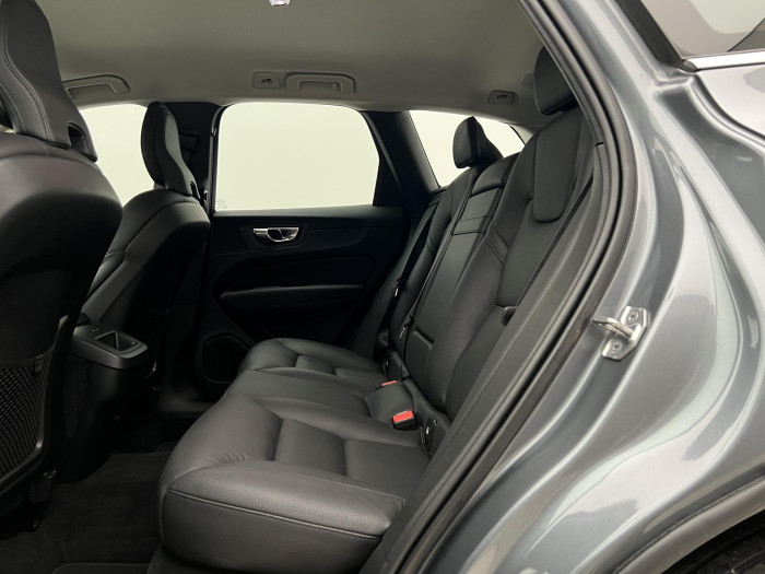 Volvo XC60 B4 AWD MOMENTUM POLESTAR AUT 2.0 Momentum
