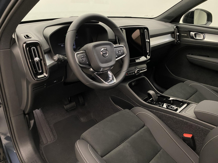 Volvo XC40 B3 AUT PLUS BLACK EDITION