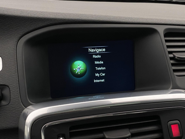 Volvo V60 D4 SUMMUM AUT NAVIGACE 2.0 d Summum
