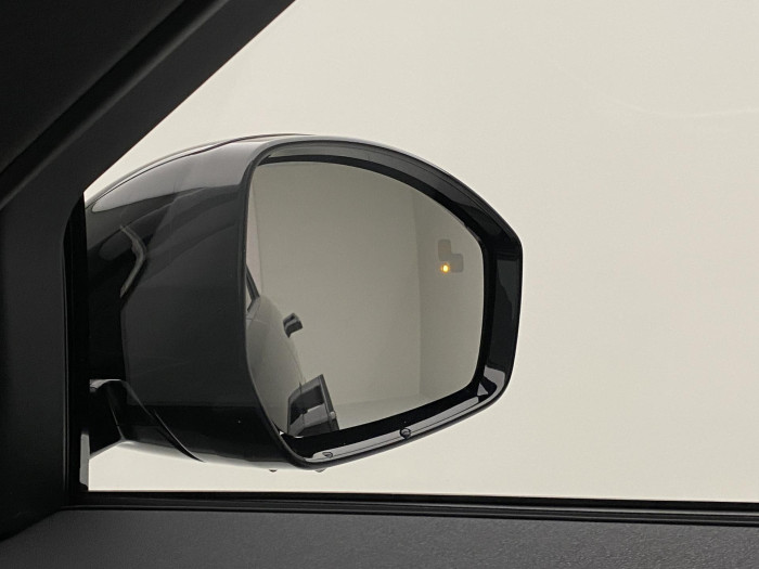 Land Rover Range Rover Evoque P270e S AWD REZERVACE