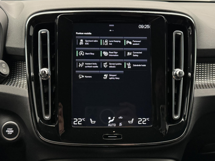 Volvo XC40 T3 R-DESIGN AUT REZERVACE