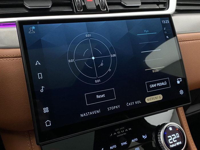 Jaguar F-Pace D300 R-DYNAMIC HSE REZERVACE 3.0 d Dynamic