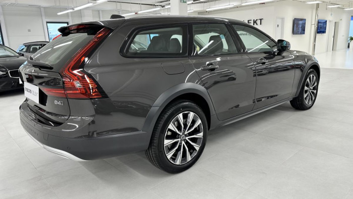 Volvo V90 CROSS COUNTRY B4 AWD REZERVACE