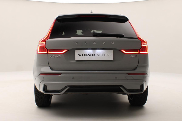 Volvo XC60 B4 AWD DARK PLUS CZ 1.maj