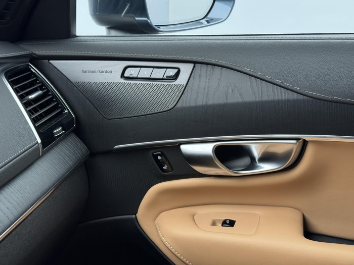Volvo XC90 B5 AWD ULTIMATE BRIGHT 1.maj.
