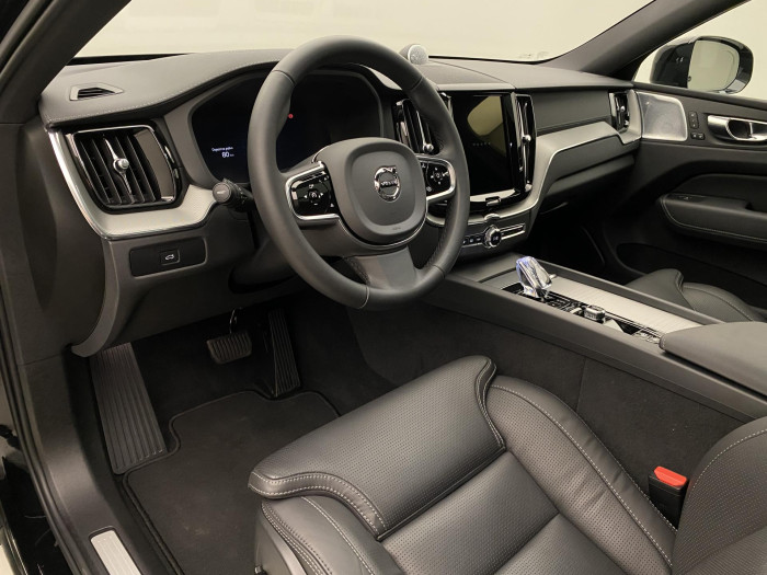 Volvo XC60 B5 AWD BLACK EDITION AUT 1.maj 2.0 Edition