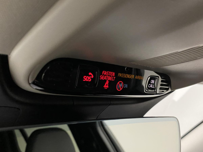 Volvo V60 B4 MOMENTUM AUT REZERVACE 2.0 Momentum