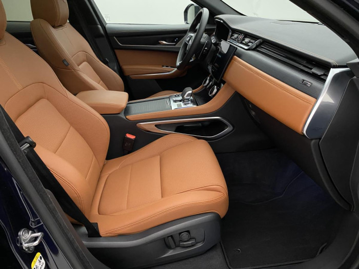 Jaguar F-Pace D200 AWD R-DYNAMIC REZERVACE 2.0 d Dynamic