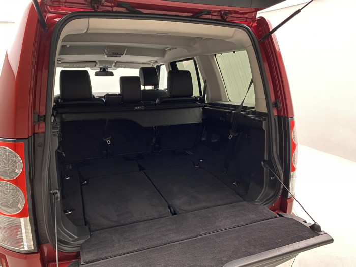 Land Rover Discovery 3.0 TDV6 S AWD REZERVACE