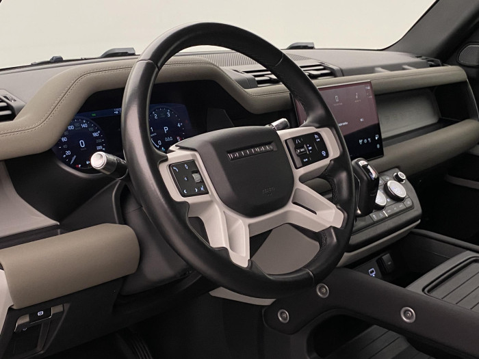 Land Rover Defender 110 D250 SE AWD AUT REZERVACE 3.0 d SE