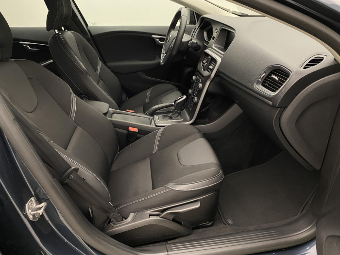 Volvo V40 D2 MOMENTUM AUT NAVIGACE 2.0 d Momentum