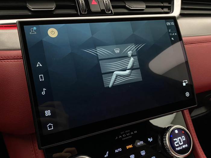 Jaguar F-Pace D300 S R-DYNAMIC AWD REZERVACE 3.0 d Dynamic