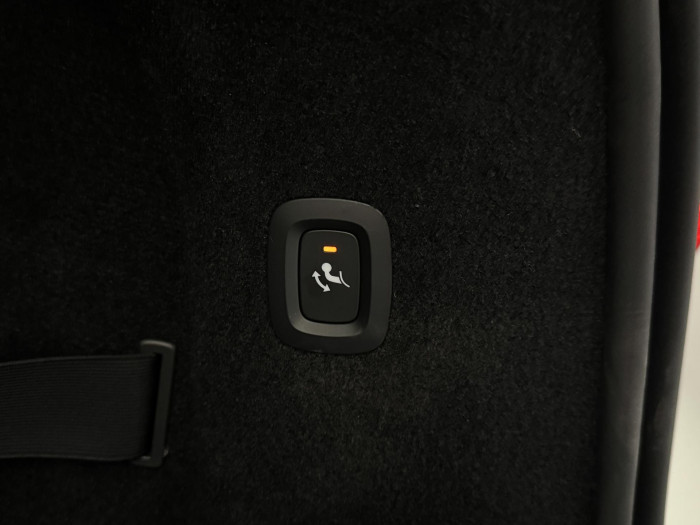 Volvo V90 T6 AWD RECHARGE DARK 1.maj