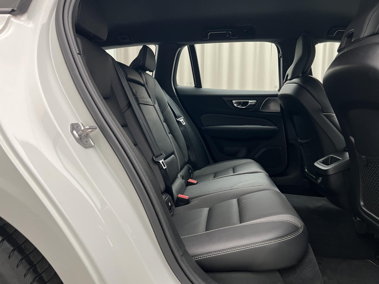 Volvo V60 B3 R-DESIGN AUT 1.maj.