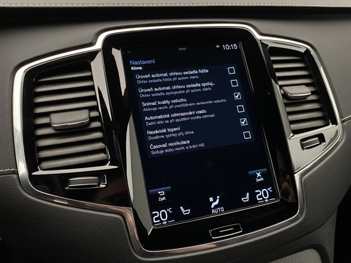 Volvo XC90 T8 AWD R-DESIGN REZERVACE