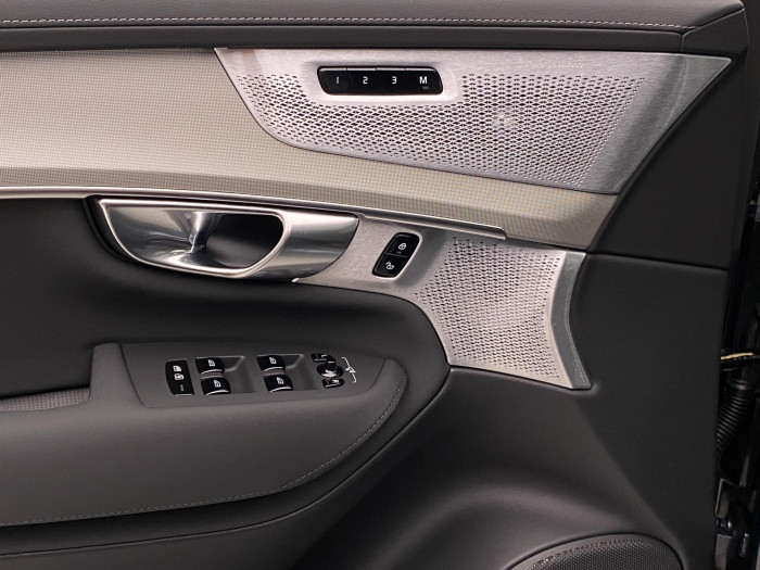 Volvo XC90 B5 AWD BLACK EDITION ULTRA 7 2.0 Edition