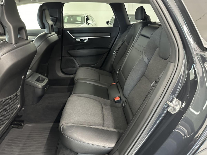 Volvo V90 CROSS COUNTRY T5 REZERVACE