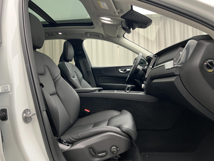 Volvo XC60 T6 AWD RECHARGE PLUS DARK AUT