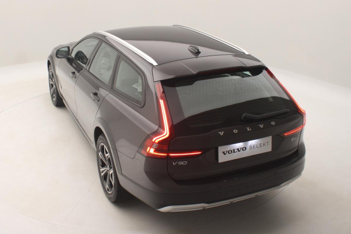 Volvo V90 CC B4 AWD PLUS AUT CZ 1.maj