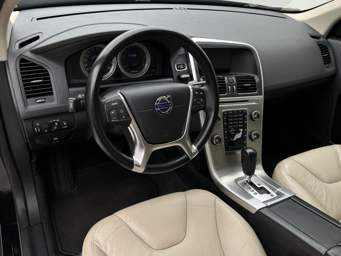 Volvo XC60 D3 AWD MOMENTUM AUT CZ 2.4 d Momentum