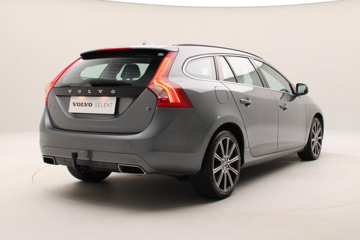 Volvo V60 D4 AWD MOMENTUM REZERVACE 2.4 d Momentum