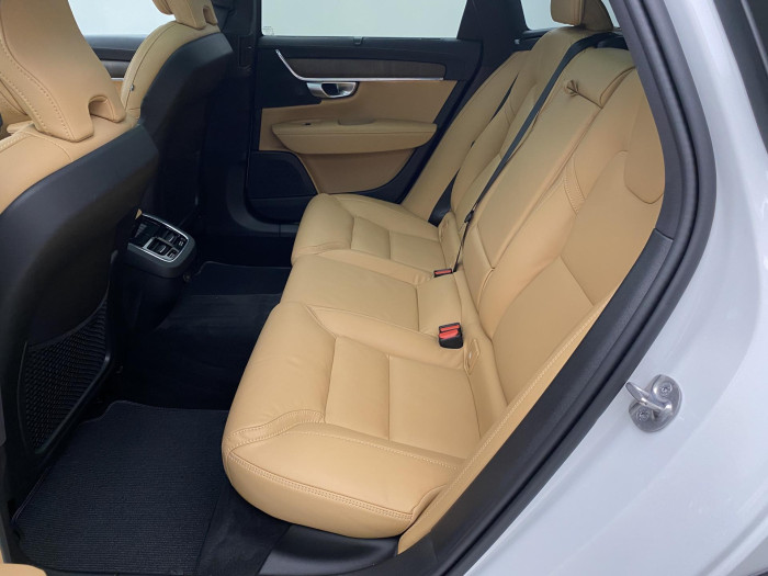 Volvo V90 CC B4 AWD ULTIMATE AUT CZ 2.0 CC CC