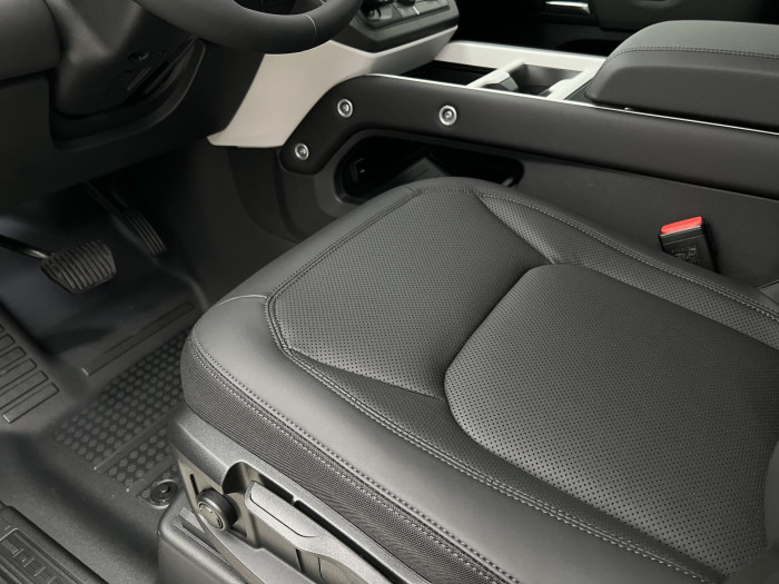 Land Rover Defender 110 D200 S AWD AUT 3.0 d